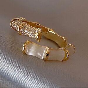 BAMBOO DESIGN OPALS RESIZABLE RING‎